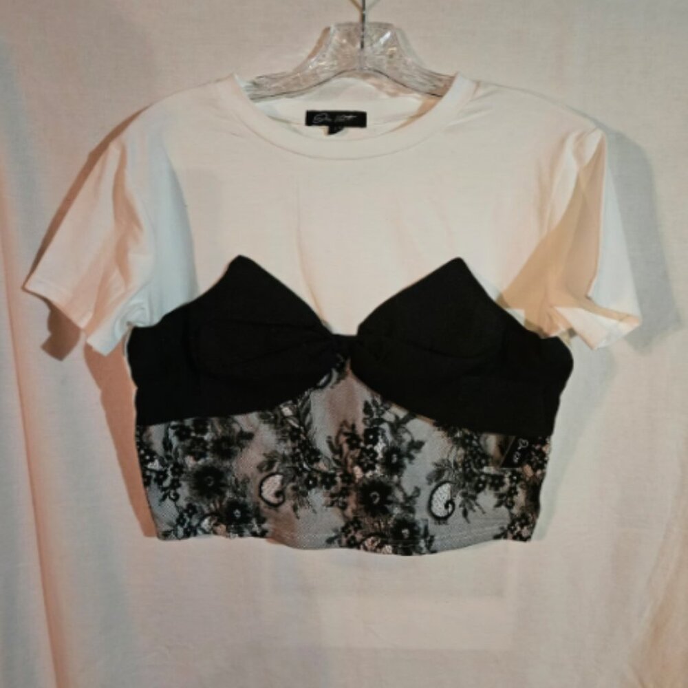 On 12th T-Shirt With Large Bow And Lace Highlights In White And Black Size Large